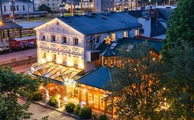 Hoeckner Plaza Hotel